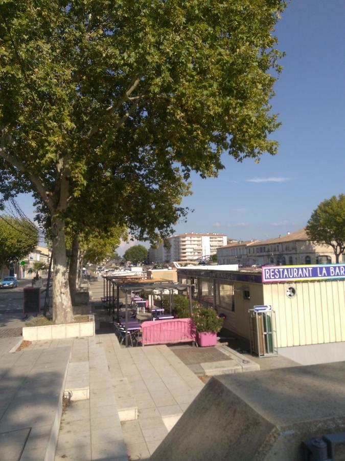 Beaucaire Studio Apartment Luaran gambar